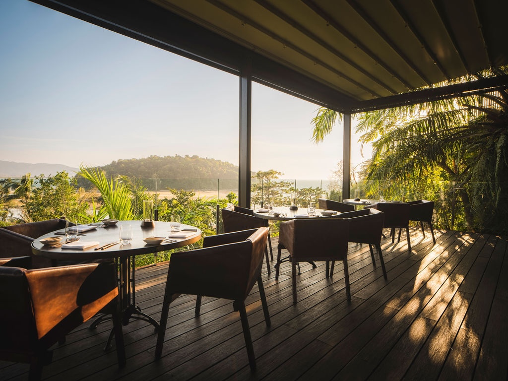 Anantara Layan Phuket Resort อนันตรา ลายัน ภูเก็ต รีสอร์ต — อาหารริมชายหาด