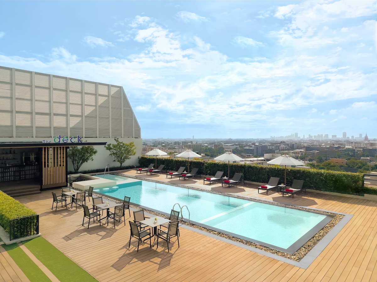 โรงแรมอวานี สุขุมวิท กรุงเทพฯ Avani Sukhumvit Bangkok Hotel — สระว่ายน้ำ