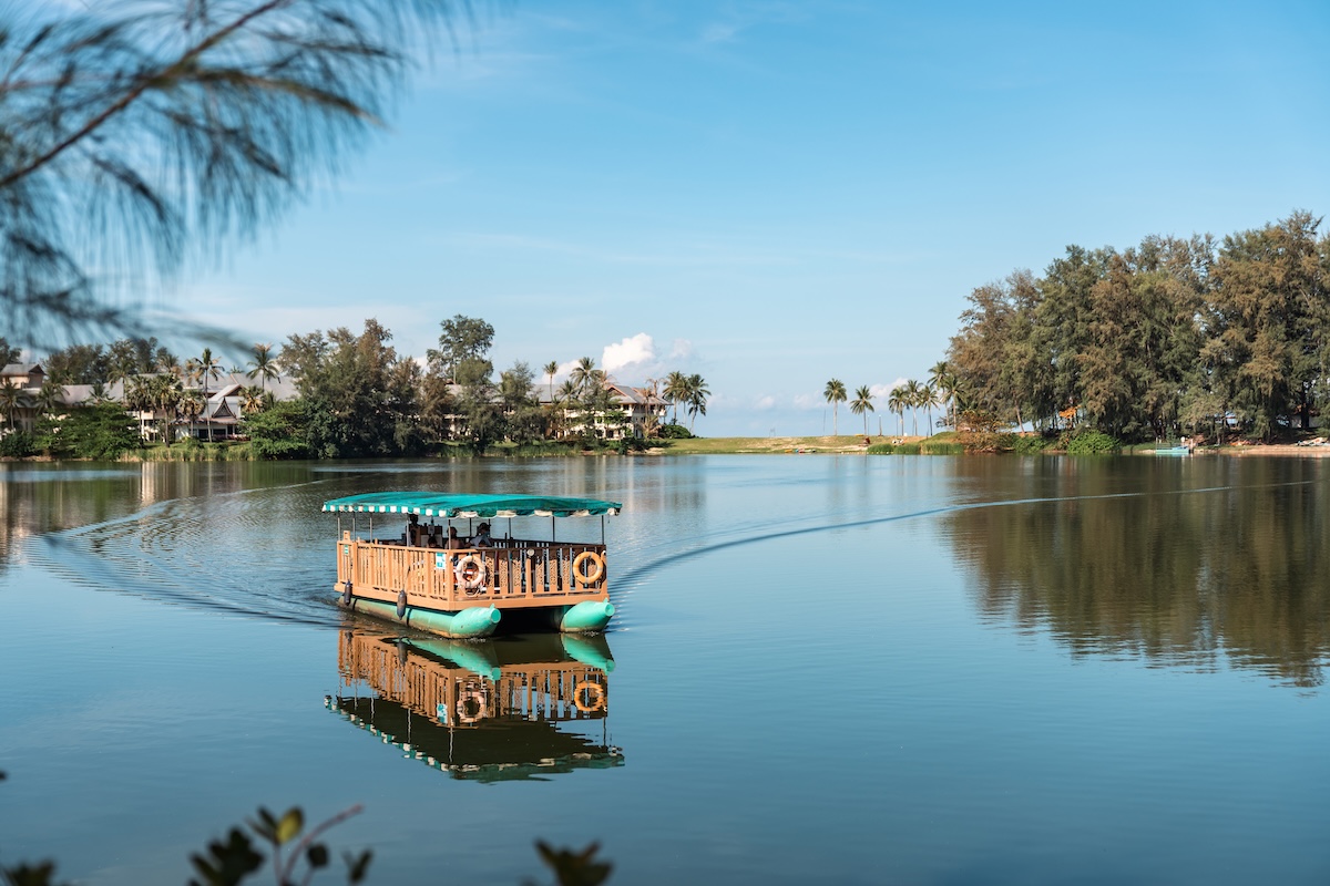 แคสเซีย ภูเก็ต Cassia Phuket — เรือรับส่ง