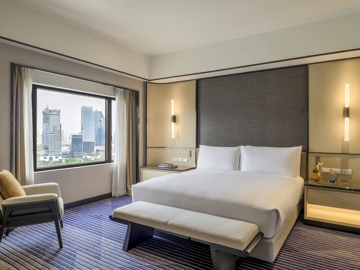 โรงแรมคราวน์ พลาซ่า กรุงเทพฯ ลุมพินี พาร์ค Crowne Plaza Bangkok Lumpini Park — ห้องนอน