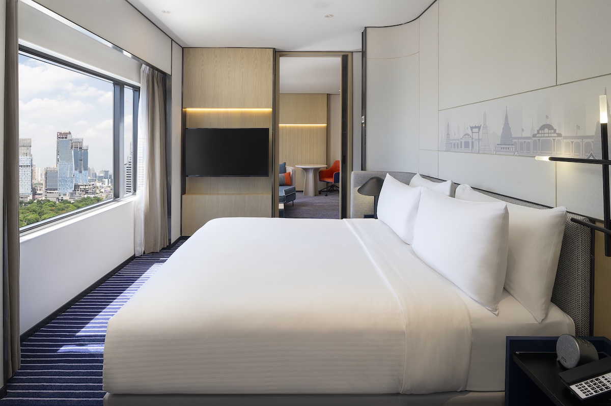 โรงแรมคราวน์ พลาซ่า กรุงเทพฯ ลุมพินี พาร์ค Crowne Plaza Bangkok Lumpini Park — ห้องนอนแขก