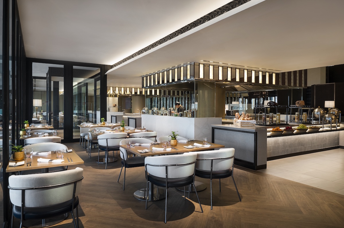 โรงแรมคราวน์ พลาซ่า กรุงเทพฯ ลุมพินี พาร์ค Crowne Plaza Bangkok Lumpini Park — ห้องอาหาร