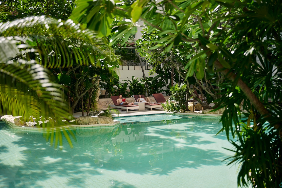 ดุสิต สวีท ราชดำริ กรุงเทพฯ Dusit Suites Hotel Ratchadamri — สระว่ายน้ำ