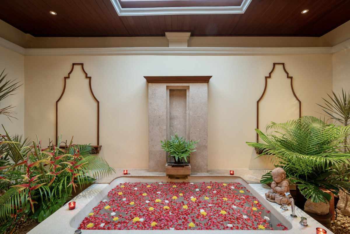 อินเตอร์คอนติเนนตัล พัทยา รีสอร์ท InterContinental Pattaya Resort — Amburaya Spa