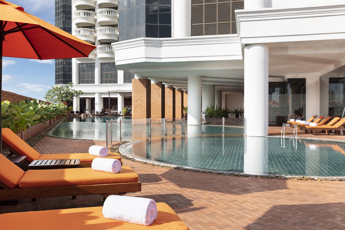 เลอบัว กรุงเทพฯ lebua Bangkok — สระว่ายน้ำ
