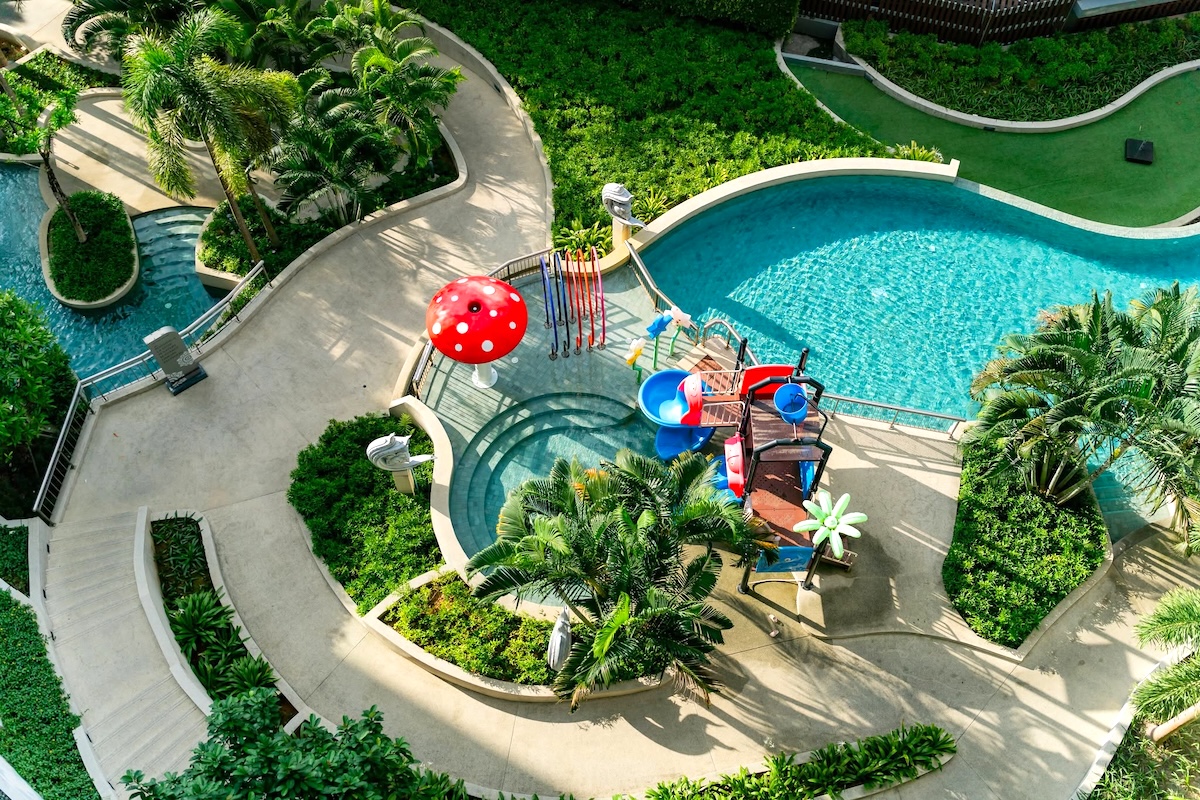 ไมด้า แกรนด์ รีสอร์ท ภูเก็ต Mida Grande Resort Phuket — สระว่ายน้ำ