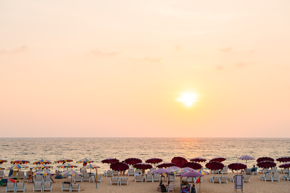 ภูเก็ต เอมเมอรัลด์ บีช รีสอร์ต Phuket Emerald Beach Resort — ชายหาด