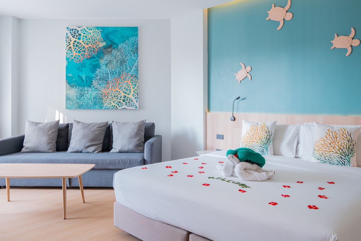 ภูเก็ต เอมเมอรัลด์ บีช รีสอร์ต Phuket Emerald Beach Resort — ห้องนอน