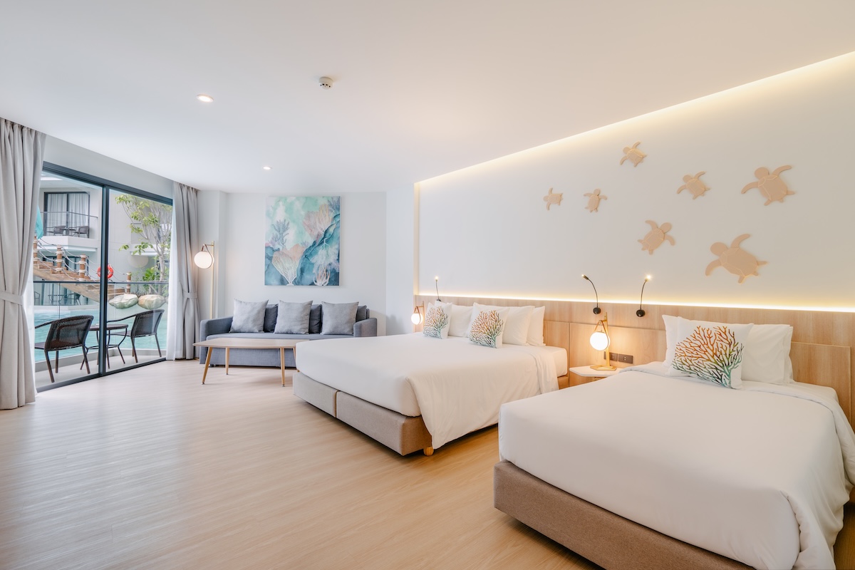 ภูเก็ต เอมเมอรัลด์ บีช รีสอร์ต Phuket Emerald Beach Resort — ห้องนอน