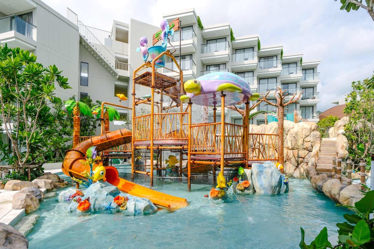 ภูเก็ต เอมเมอรัลด์ บีช รีสอร์ต Phuket Emerald Beach Resort — สระว่ายน้ำ
