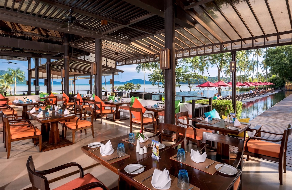 เดอะ วิจิตร รีสอร์ต ภูเก็ต The Vijitt Resort Phuket — ห้องอาหาร