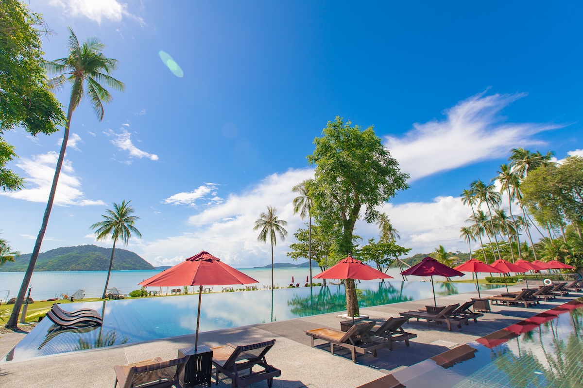 เดอะ วิจิตร รีสอร์ต ภูเก็ต The Vijitt Resort Phuket — สระว่ายน้ำ