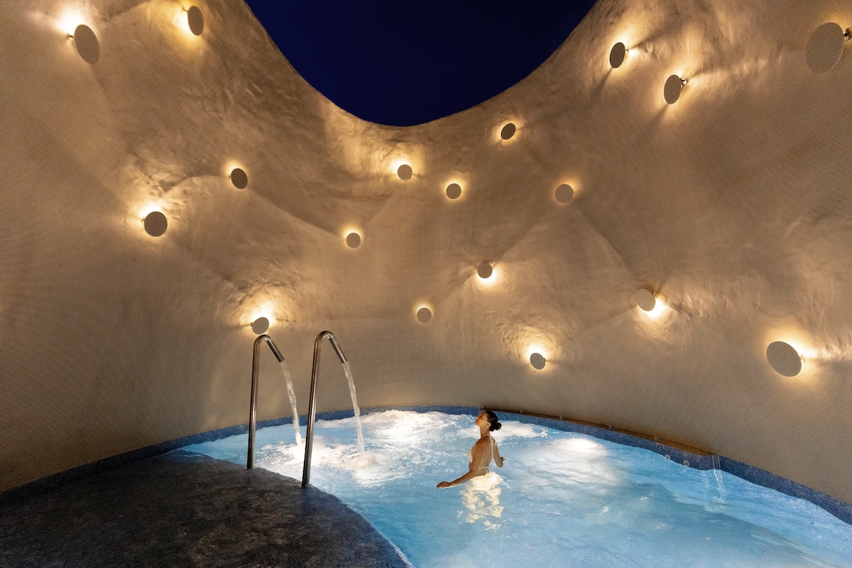 โรงแรมวารานา กระบี่ Varana Hotel – The Wellcation Experience — ภาพภายนอก