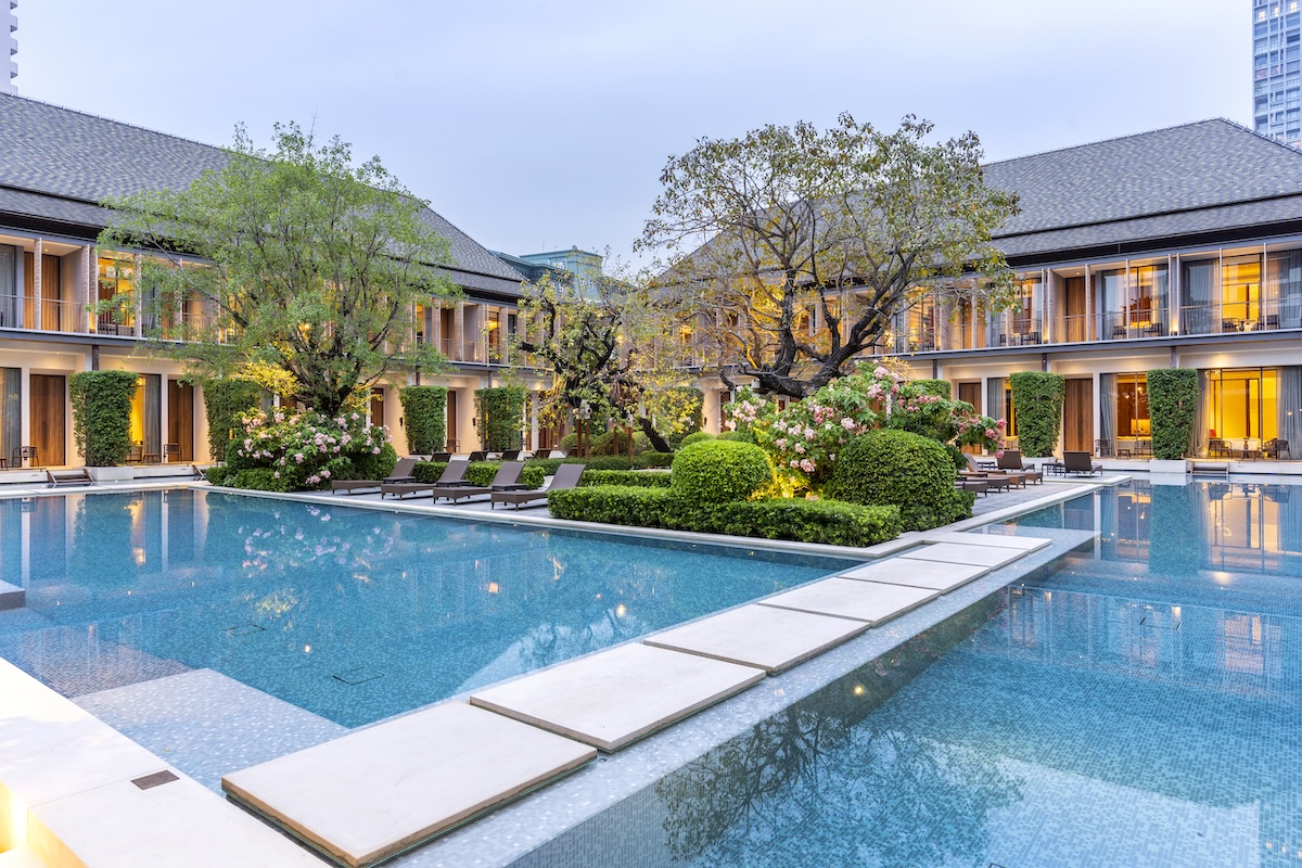 วิลล่า เดวา รีสอร์ต แอนด์ โฮเทล กรุงเทพฯ Villa Deva Resort & Hotel Bangkok — สระว่ายน้ำ