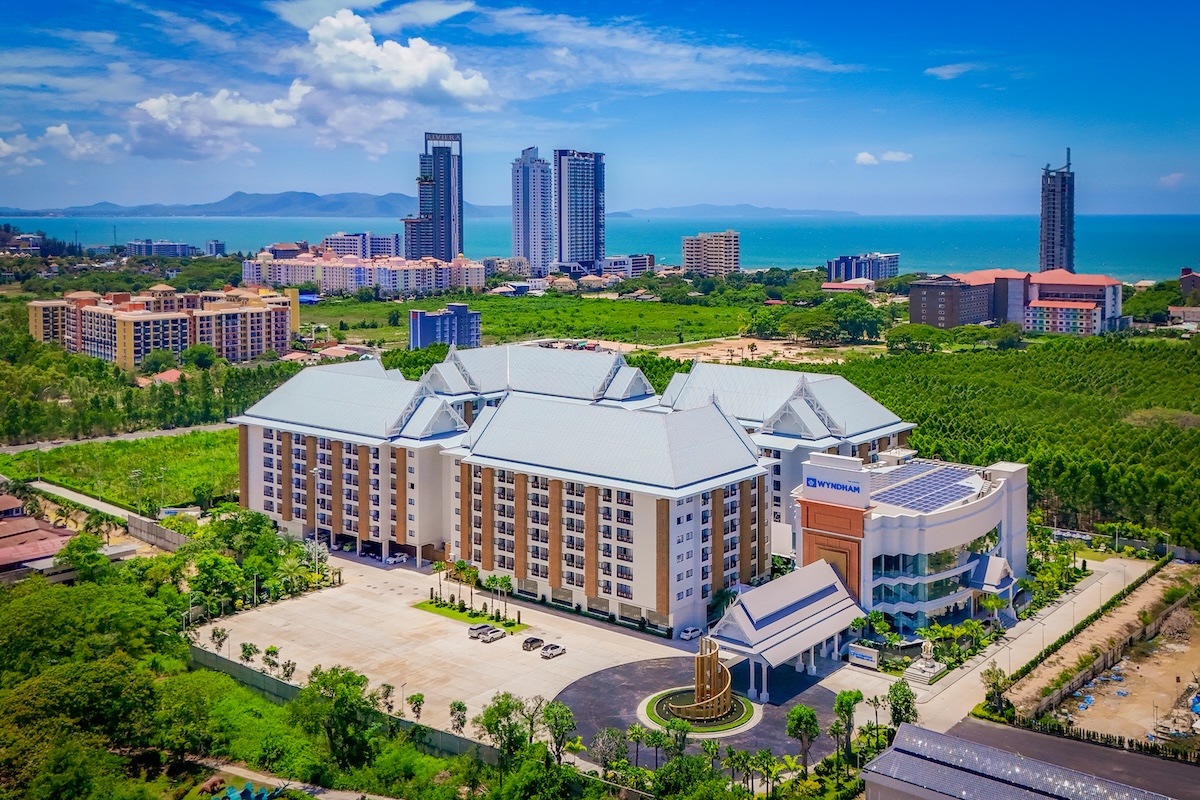โรงแรมวินด์แฮม จอมเทียน พัทยา Wyndham Jomtien Pattaya — ภายนอก