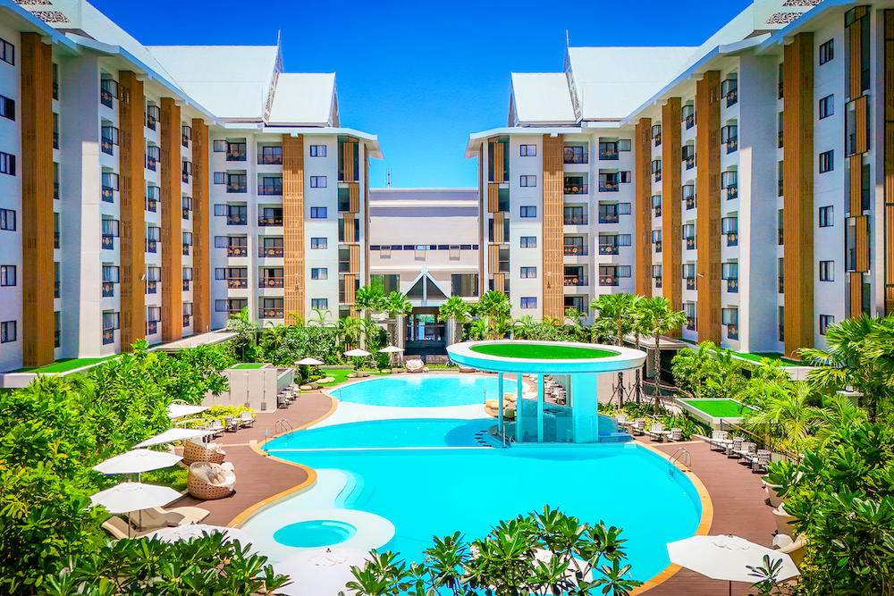 โรงแรมวินด์แฮม จอมเทียน พัทยา Wyndham Jomtien Pattaya — สระว่ายน้ำ