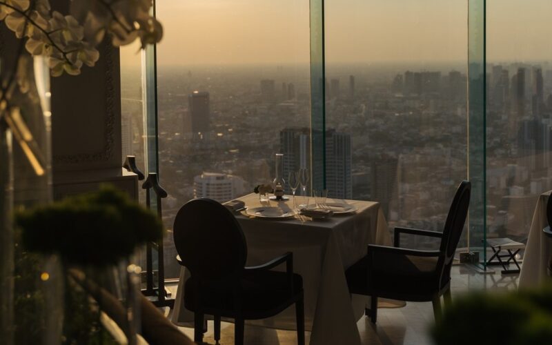 Mezzaluna by lebua
